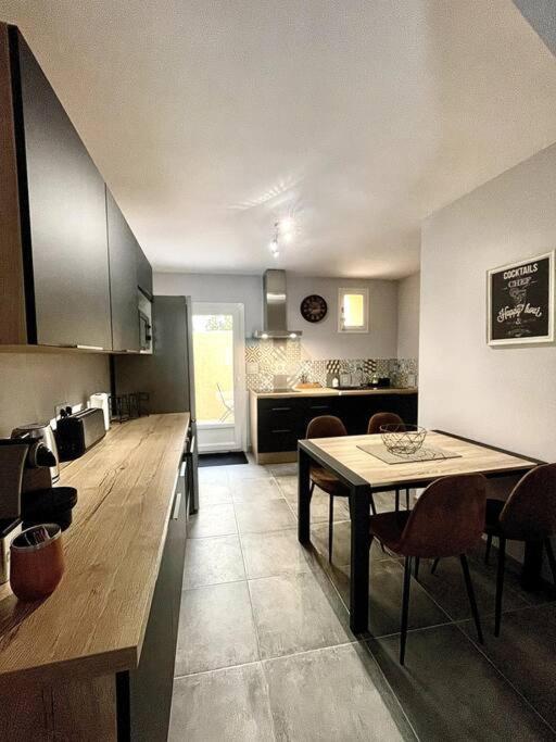 Jolie Maison De Ville - 4 Personnes - Wifi - Tv Mauguio Exterior foto